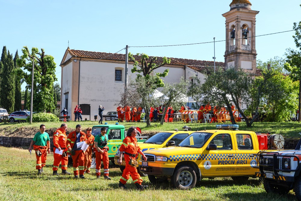 Piazza Santissima Annunziata si veste di bianco per Ant: torna la serata di beneficenza