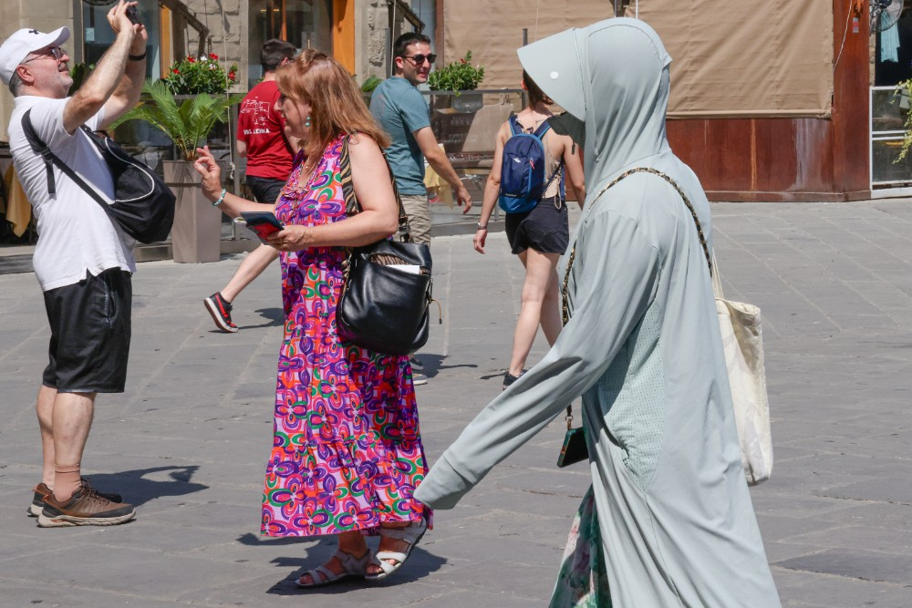 Caldo, domani e venerdì bollino rosso a Firenze