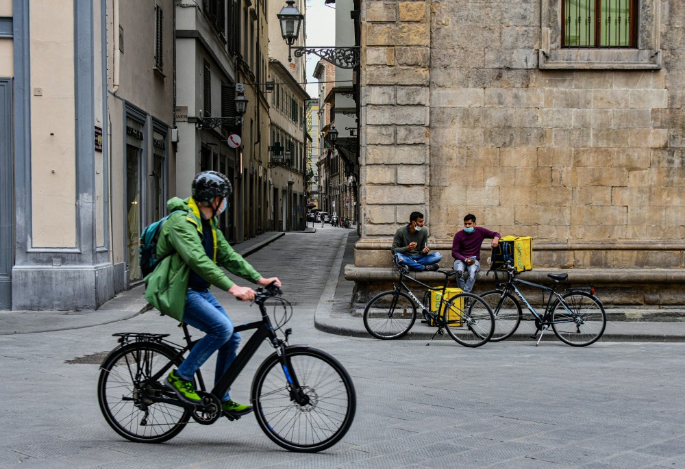 Rider nel mirino delle rapine, il Comune convoca un tavolo sulla sicurezza
