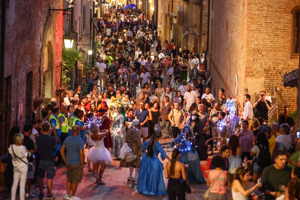 A Certaldo torna Mercantia, oltre 50 spettacoli con artisti da otto Paesi
