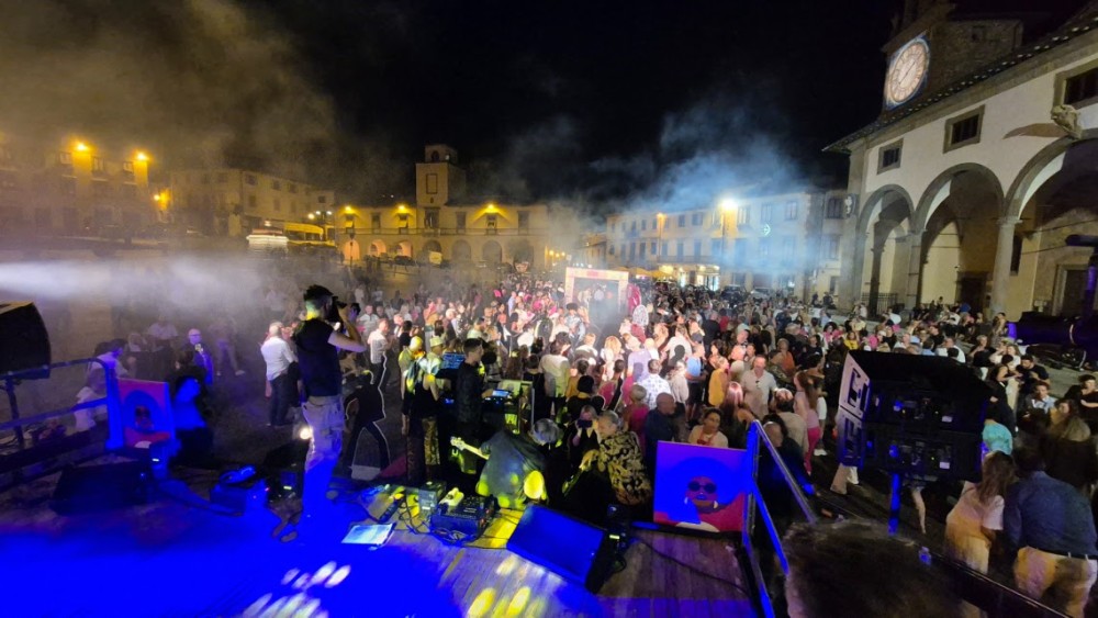 Circa mille persone per la serata disco ’70‑’90 a Impruneta