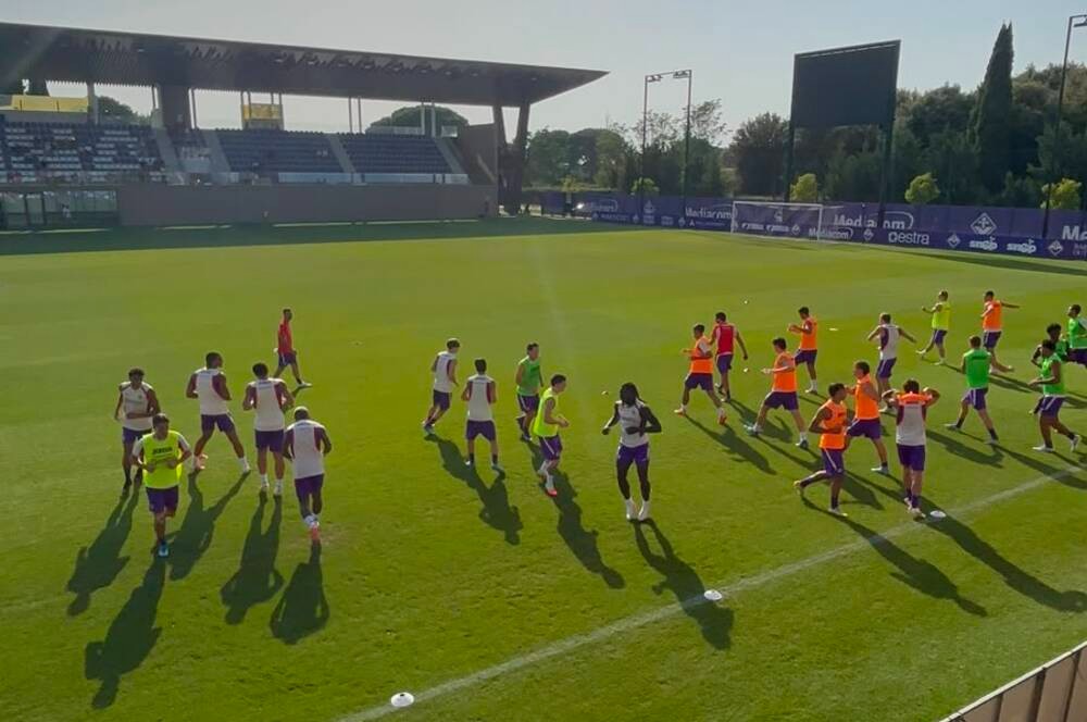 Fiorentina, quarto giorno di ritiro: Croci protagonista, torna Jimenez