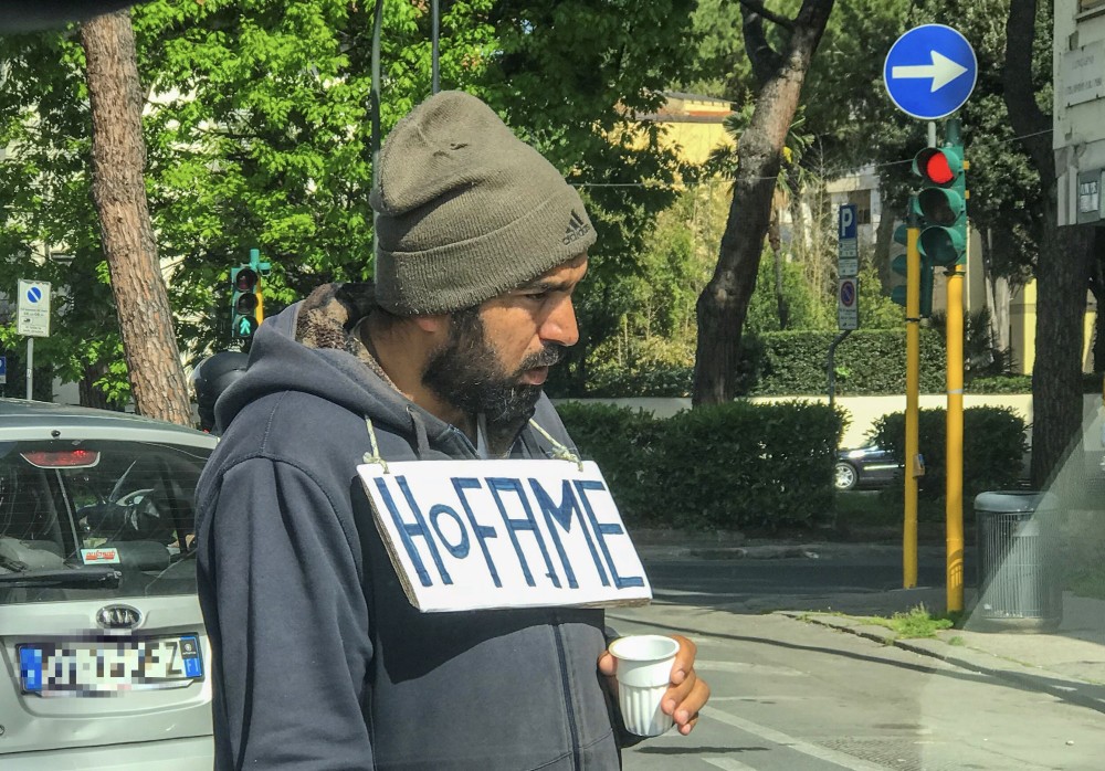 Accattonaggio con animali, Masi: «Servono regole più chiare per tutelarne il benessere»