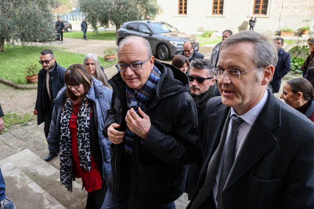 Valditara: «A Prato dispersione scolastica pazzesca». Scoppia la polemica con Comune e Regione