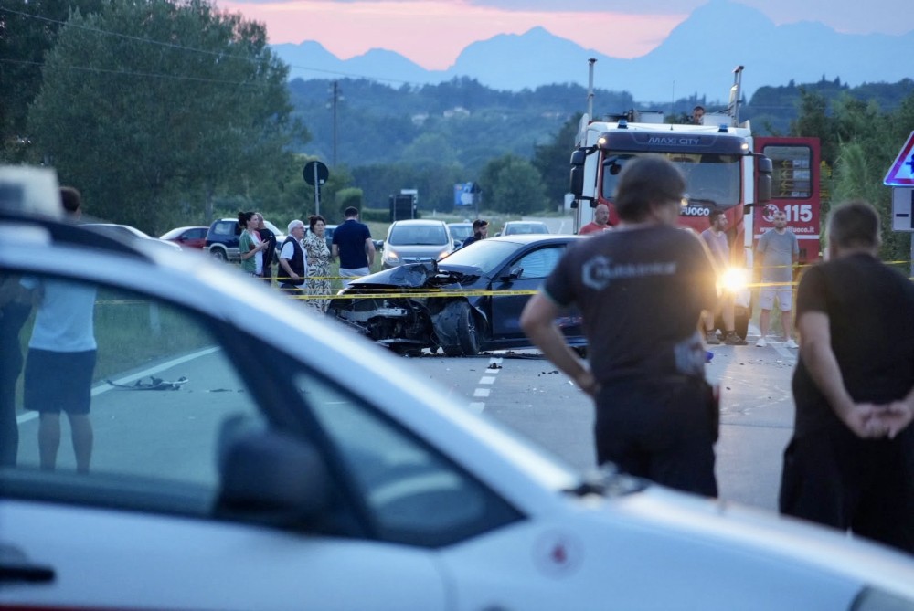 Investita da un'auto ad Arezzo, 29enne trasferita in elicottero a Careggi