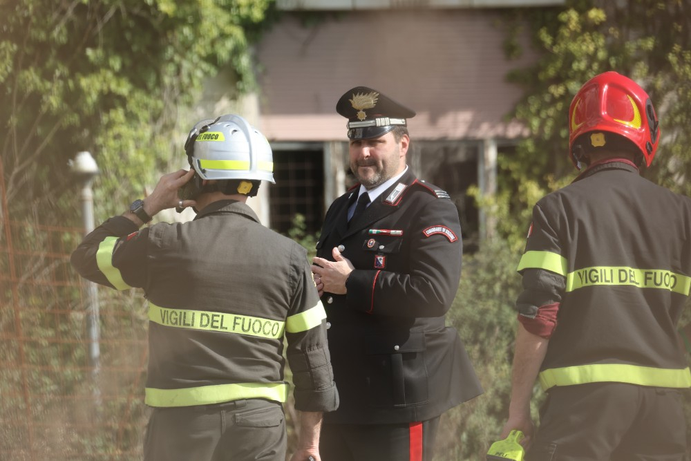 Fiamme sotto la terrazza di uno stabile a Bagno a Ripoli: 3 persone soccorse