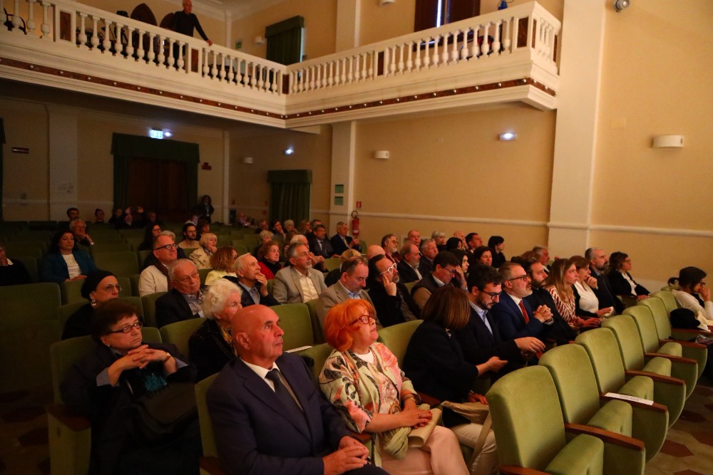 Badia a Settimo apre le sue porte con uno spettacolo itinerante della Compagnia delle Seggiole