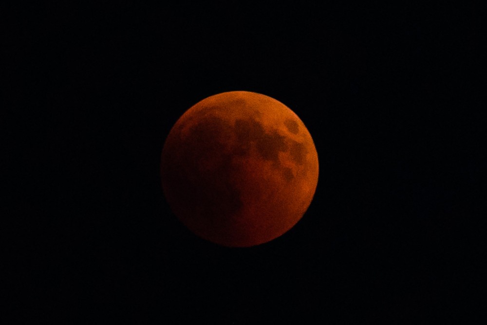 Eclissi, Regione Toscana: 'Non fissare il sole senza protezioni'