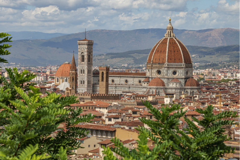 Colazione solidale a Firenze: dal Grand Hotel cibo per gli anziani in difficoltà