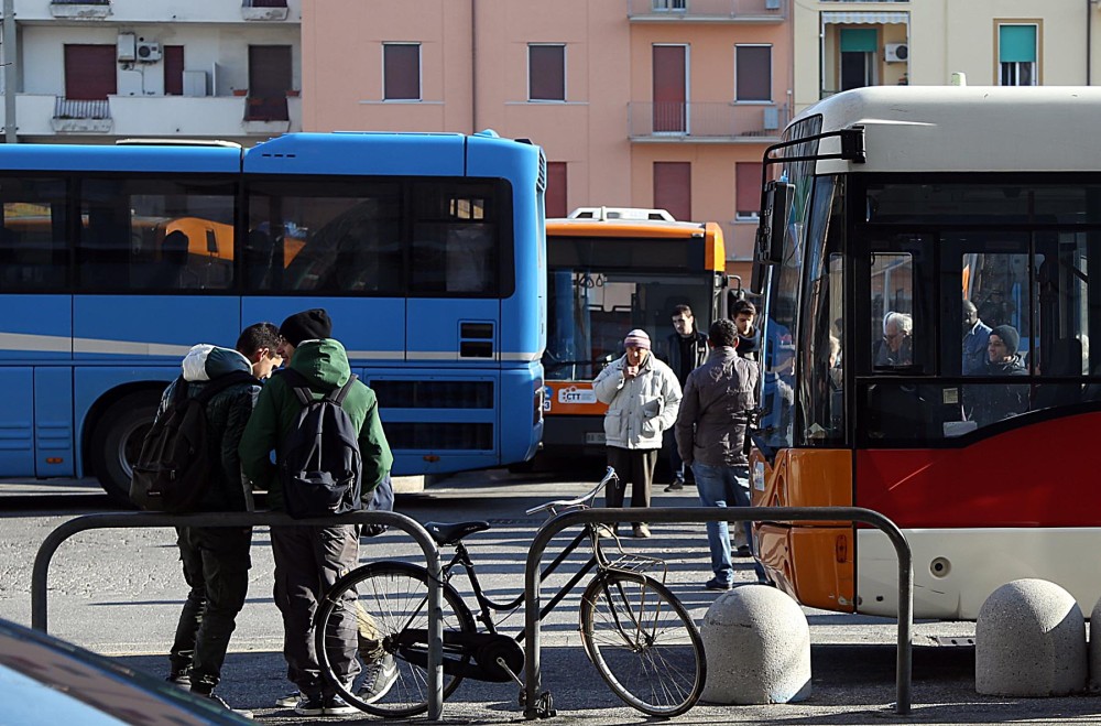Bus notturni a Firenze, tra corse vuote e paura: «Dopo mezzanotte guido da sola»