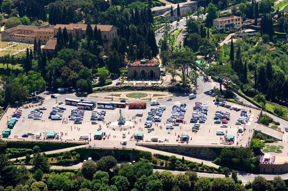 Centenario Fiorentina, al Piazzale Michelangelo spunta la maxi scritta “V100la”
