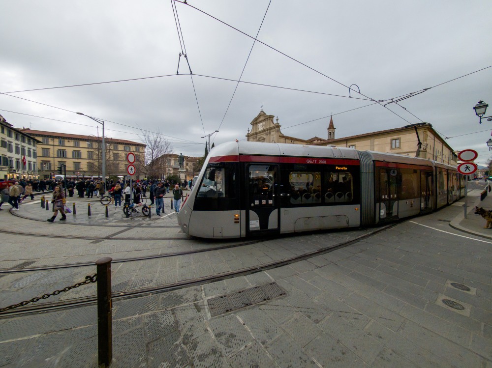 Piazza San Marco, nuovi lavori e commercianti esasperati: «Basta rattoppi su rattoppi»