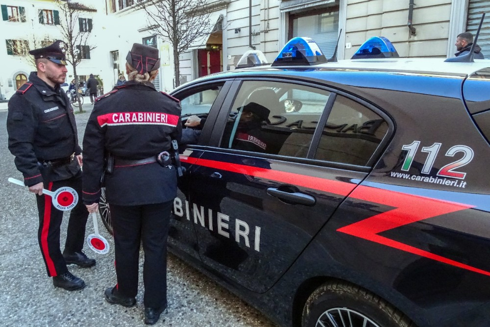 Arrestato in auto a Firenze con 36 dosi di cocaina, finisce ai domiciliari