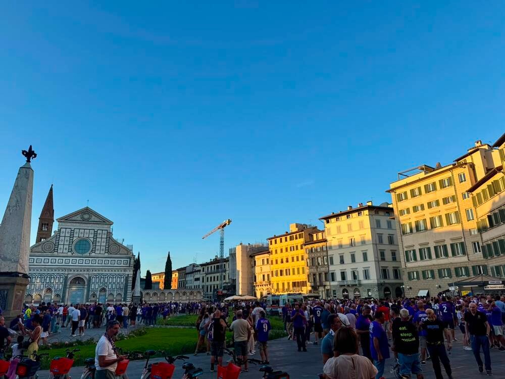 FOTO FED - Centenario Fiorentina, partito il corteo viola nel cuore di Firenze
