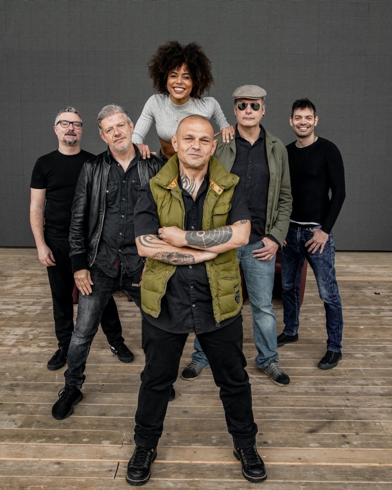 99 Posse in concerto a Sesto Fiorentino