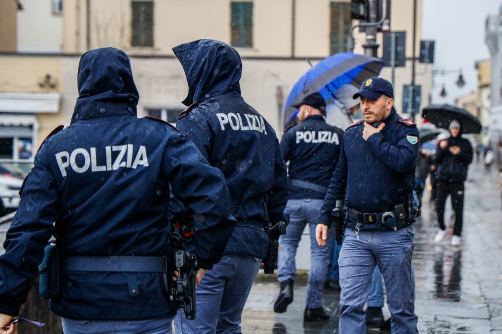 AGGIORNATA - Sgomberato complesso via della Chimera a Firenze, all'interno 16 persone