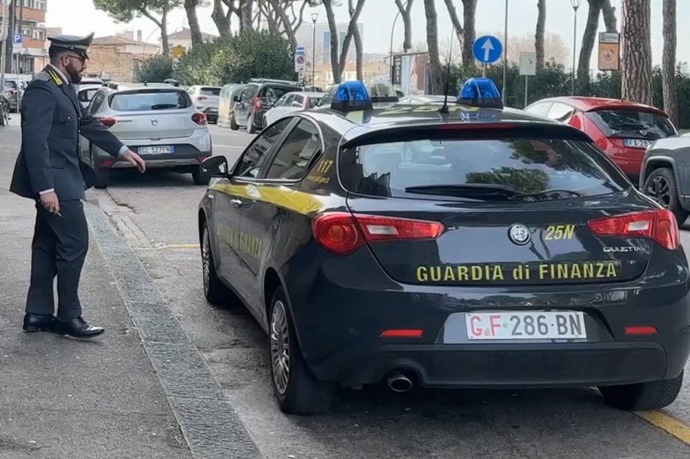 Guardia di Finanza, controlli estivi a Firenze: 348 irregolarità e sanzioni per quasi mezzo milione