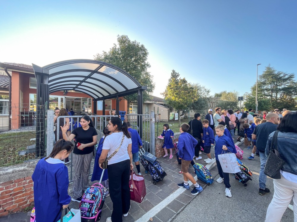 Primo giorno di scuola per 68mila studenti: servizi potenziati e nuovi investimenti