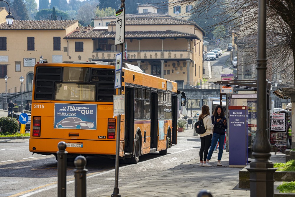 Autolinee Toscane assume nuovi autisti: contratto a tempo indeterminato e stipendio da 1.500 euro