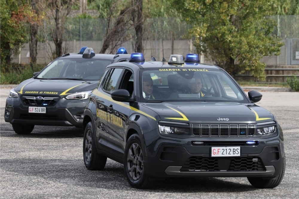 Firenze: oltre 6mila articoli contraffatti di pelle di lusso, un denunciato