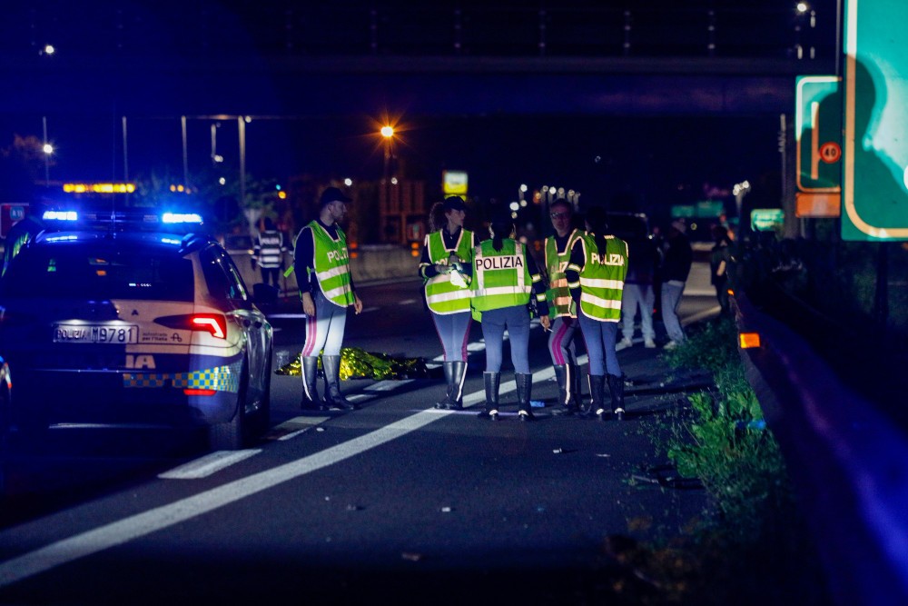 Incidente sull’A11, quattro veicoli coinvolti: grave un ragazzo di 29 anni