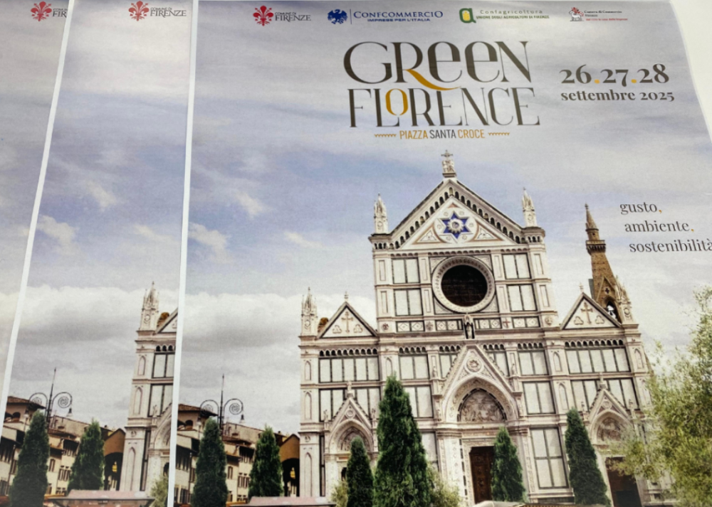 Piazza Santa Croce diventa un prato verde con 'Green Florence'