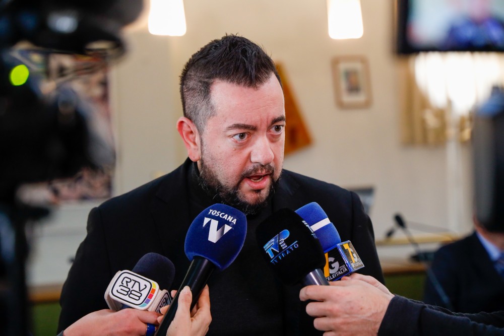 Torselli (FdI-ECR): “Giani smetta di fare propaganda a Vannacci e spieghi perché l’accoglienza diffusa in Toscana ha fallito”