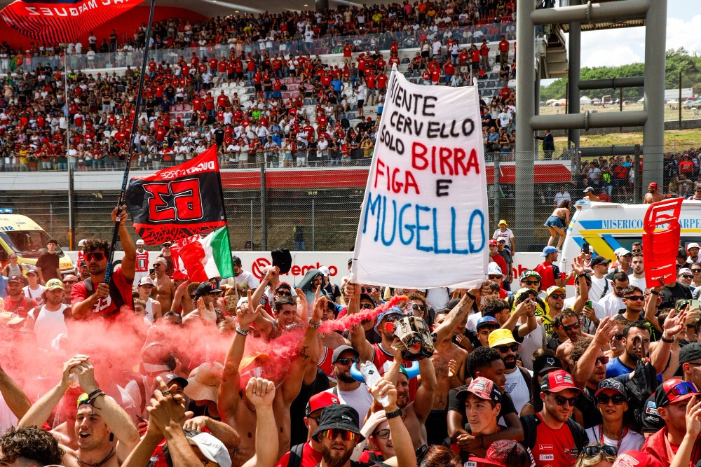 Mugello, debutta il Gran Premio storico d’Italia: omaggio agli anni d’oro della Ferrari