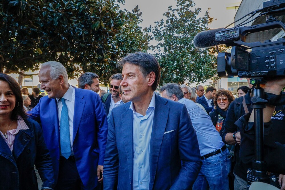 AGGIORNATA - Conte: 'Meloni ha fatto tacito accordo con poteri forti'