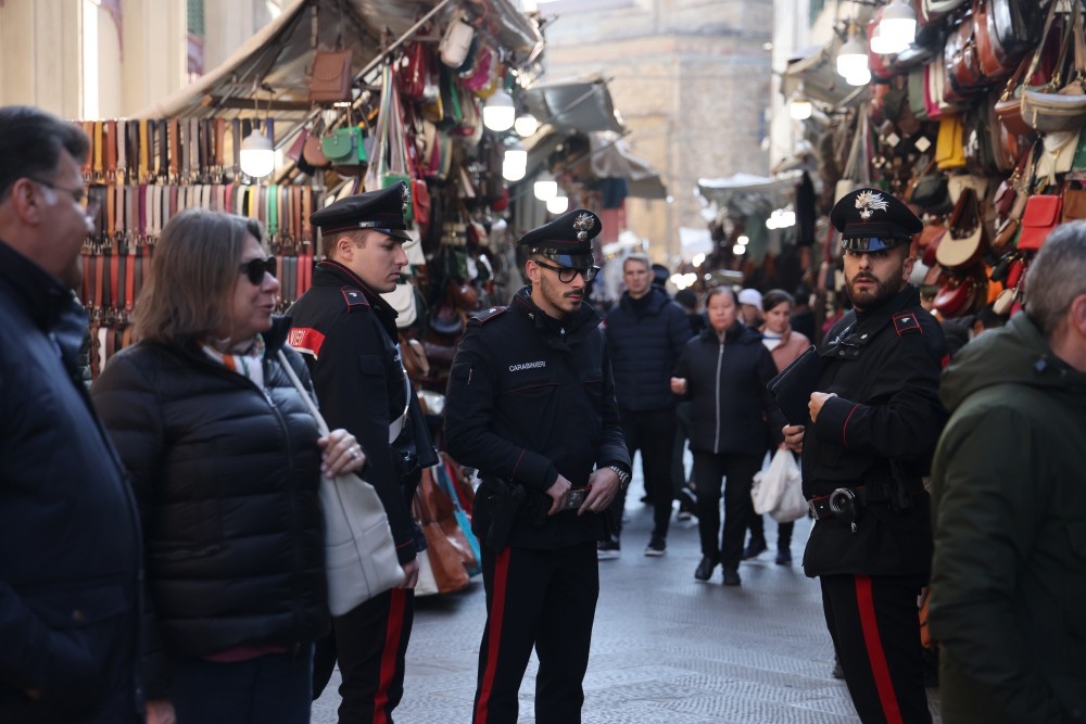 Controllo in San Lorenzo, 20 banchi controllati e sanzioni per quasi 10mila euro
