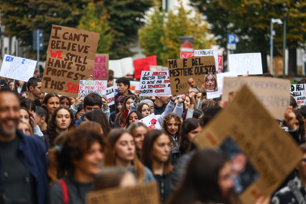 Scuole occupate, 800 docenti con gli studenti: Firenze prepara la protesta contro Valditara