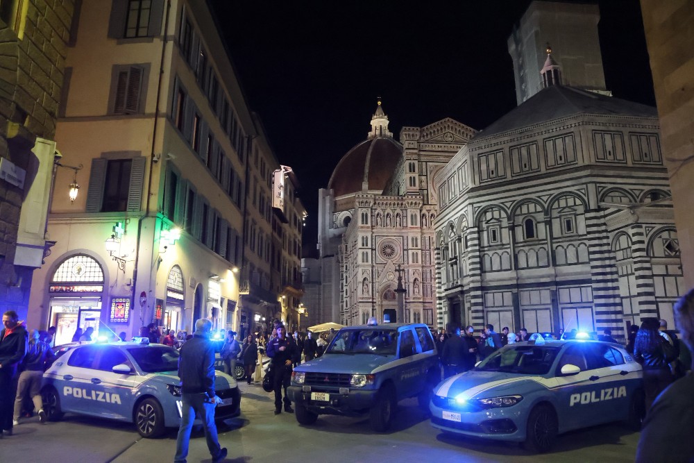 Firenze, in diecimila al corteo Usb: tensioni in San Marco, poi la conclusione senza scontri