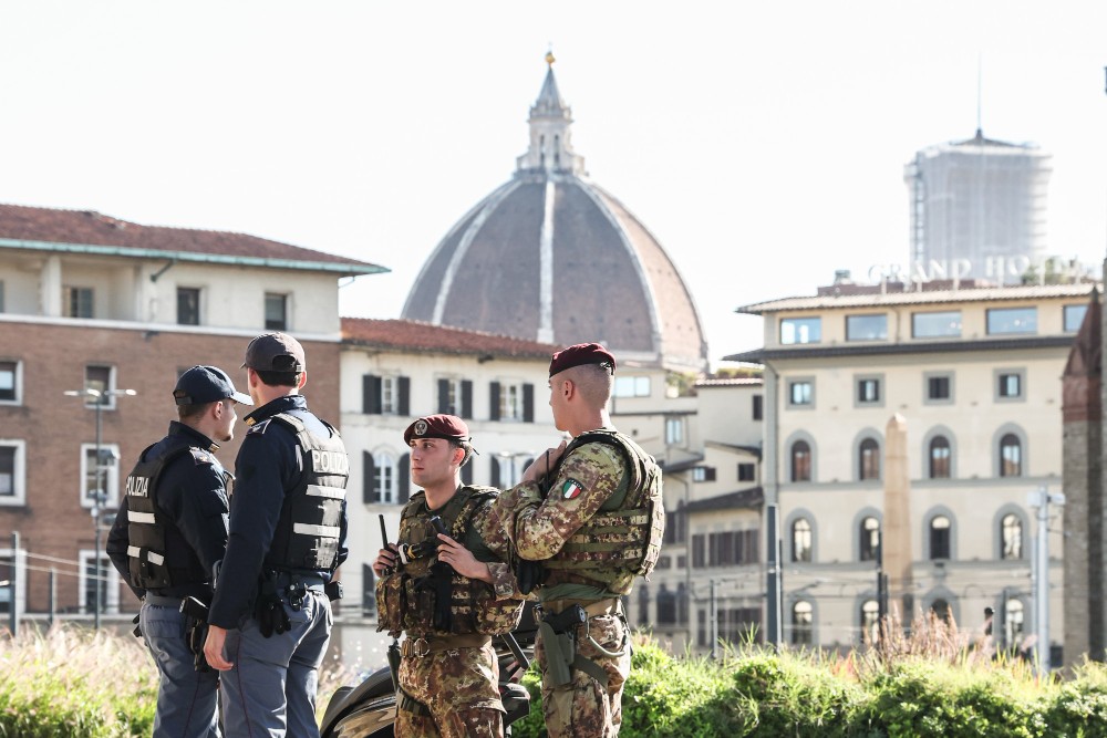 Spaccata alla gioielleria in Santa Croce, ladri in fuga con l’oro
