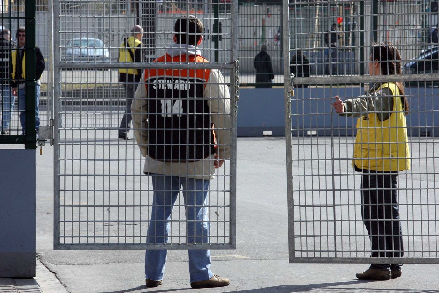Firenze, tornano gli steward nelle piazze della movida